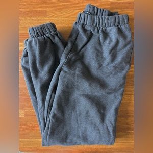 BRANDY MELVILLE ROSA SWEATPANTS DARK GRAY